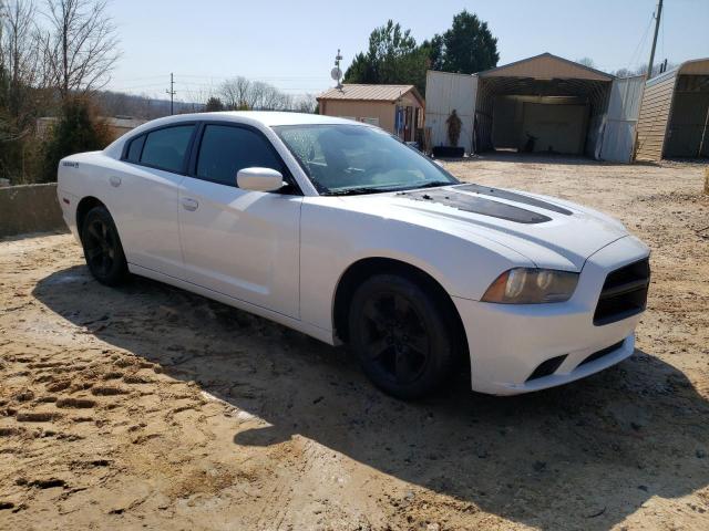 2C3CDXBG5DH550269 - 2013 DODGE CHARGER SE WHITE photo 4