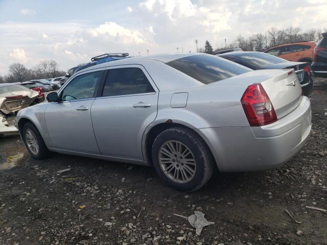 2C3KA43D89H541905 - 2009 CHRYSLER 300 LX SILVER photo 2