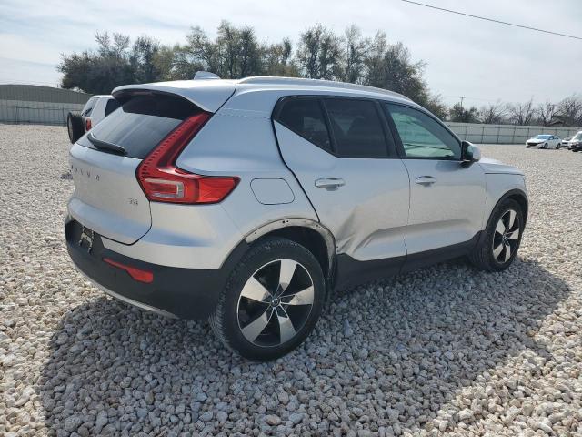 YV4AC2HK0K2100861 - 2019 VOLVO XC40 T4 MOMENTUM SILVER photo 3