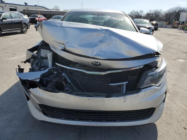 5XXGT4L31JG180303 - 2018 KIA OPTIMA LX SILVER photo 5