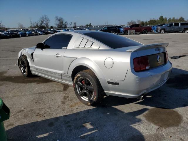 1ZVFT82H355150145 - 2005 FORD MUSTANG GT SILVER photo 2