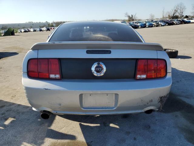 1ZVFT82H355150145 - 2005 FORD MUSTANG GT SILVER photo 6