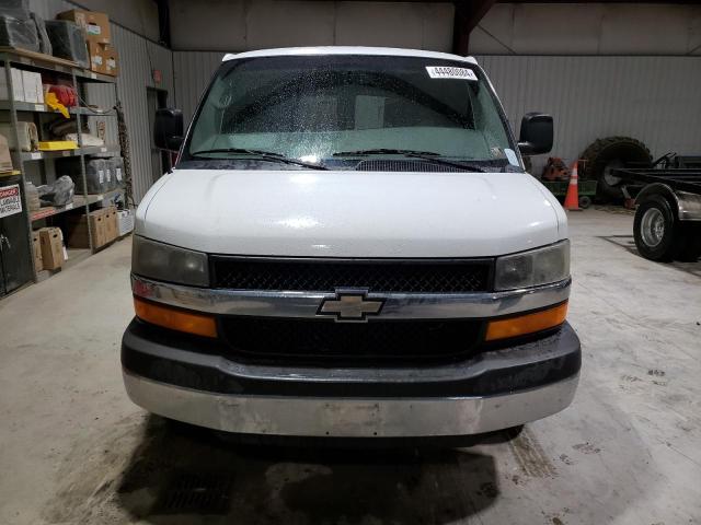 1GCWGFCAXD1104850 - 2013 CHEVROLET EXPRESS G2 WHITE photo 5