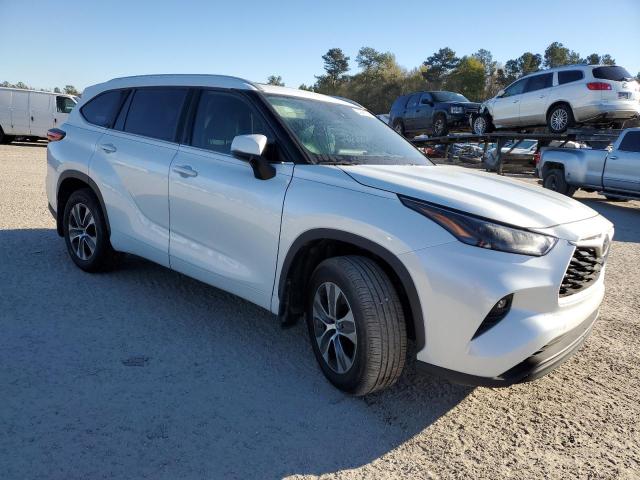 5TDGZRBH4NS200766 - 2022 TOYOTA HIGHLANDER XLE WHITE photo 4