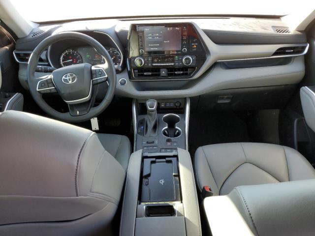 5TDGZRBH4NS200766 - 2022 TOYOTA HIGHLANDER XLE WHITE photo 8