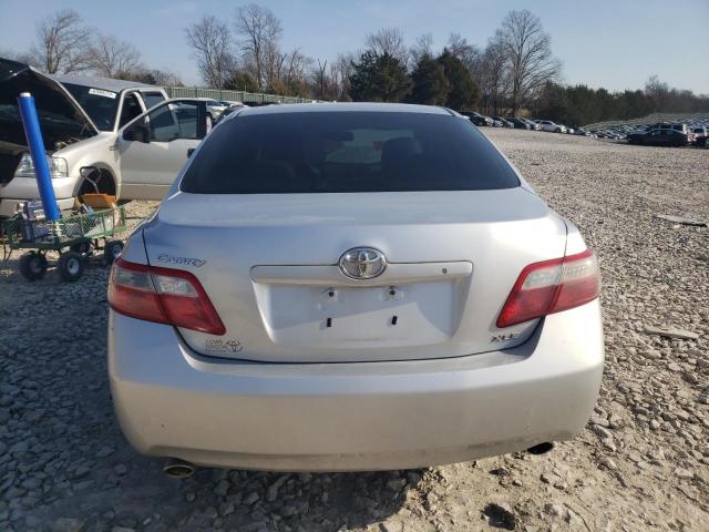 4T1BK46KX8U069135 - 2008 TOYOTA CAMRY LE SILVER photo 6