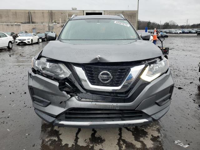 KNMAT2MV7JP525515 - 2018 NISSAN ROGUE S GRAY photo 5