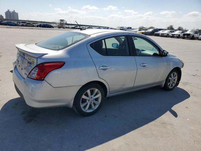 3N1CN7APXGL829015 - 2016 NISSAN VERSA S SILVER photo 3