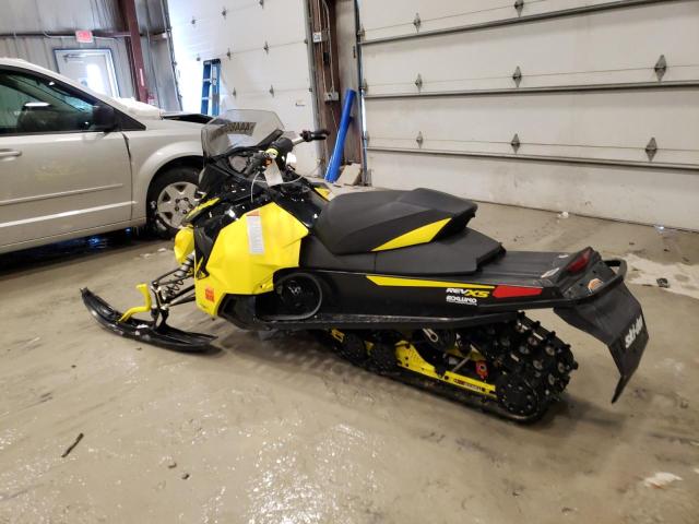 2BPSUEGA4GV000096 - 2016 SKI DOO MXZ TNT YELLOW photo 3