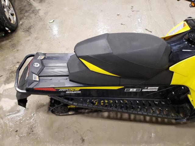 2BPSUEGA4GV000096 - 2016 SKI DOO MXZ TNT YELLOW photo 6