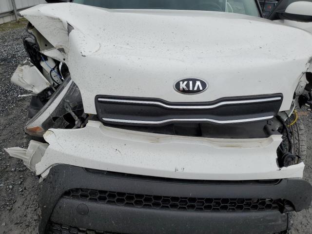 KNDJN2A23K7913119 - 2019 KIA SOUL SILVER photo 11