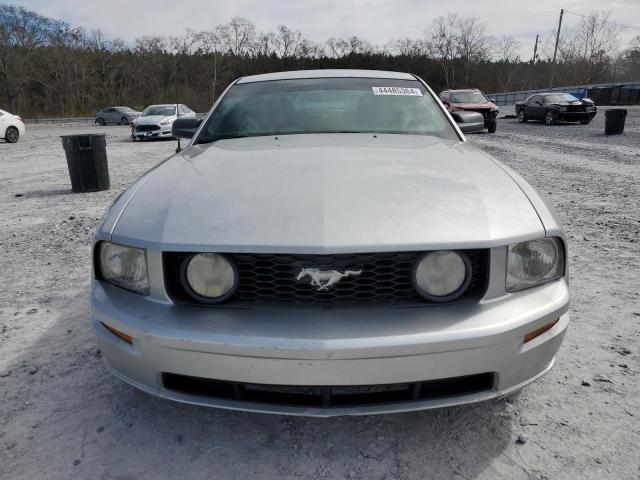 1ZVFT82H465150432 - 2006 FORD MUSTANG GT SILVER photo 5