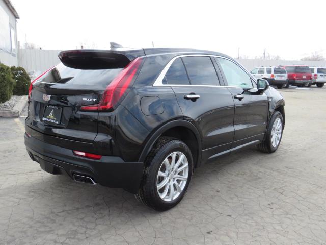 1GYFZBR46KF154952 - 2019 CADILLAC XT4 LUXURY BLACK photo 4