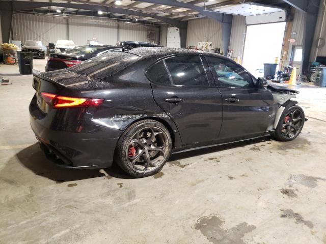 ZARFAEAV8H7519482 - 2017 ALFA ROMEO GIULIA QUADRIFOGLIO BLACK photo 3