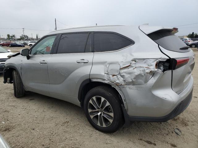 5TDGZRBH0NS201574 - 2022 TOYOTA HIGHLANDER XLE Gümüş foto 2