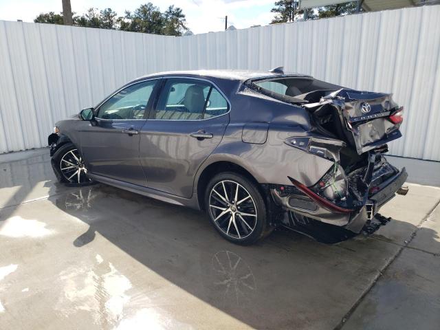 4T1G11AK6PU736926 - 2023 TOYOTA CAMRY SE NIGHT SHADE GRAY photo 2