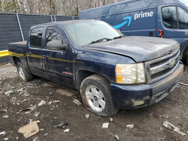 2GCEK13Y671563303 - 2007 CHEVROLET SILVERADO K1500 CREW CAB BLUE photo 4