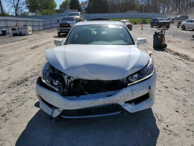 1HGCR3F8XHA043138 - 2017 HONDA ACCORD EXL WHITE photo 5