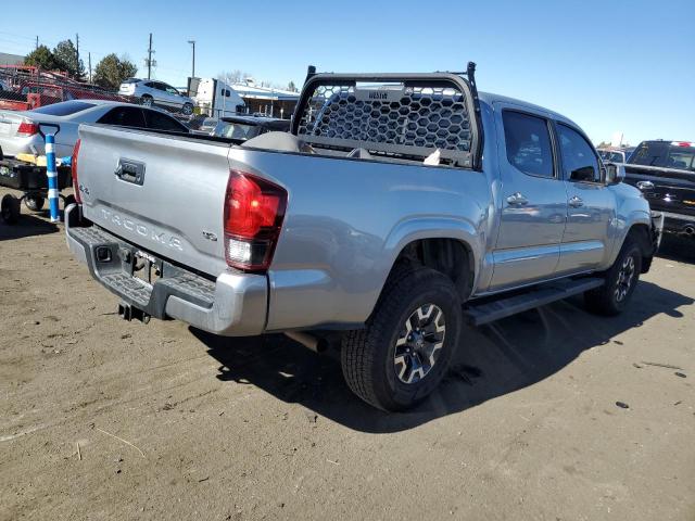 3TMCZ5AN3JM142061 - 2018 TOYOTA TACOMA DOUBLE CAB SILVER photo 3