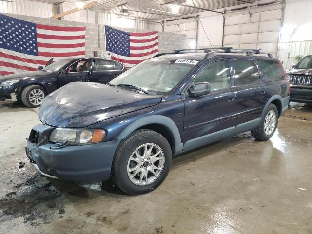 2004 VOLVO XC70, 