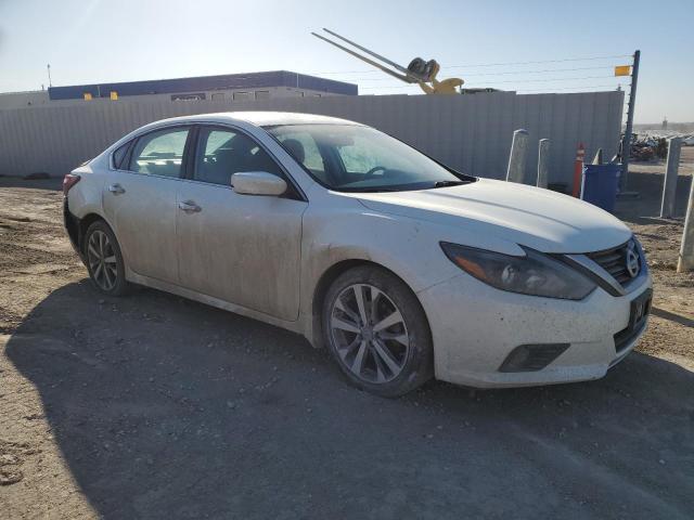 1N4AL3AP3HC211024 - 2017 NISSAN ALTIMA 2.5 WHITE photo 4