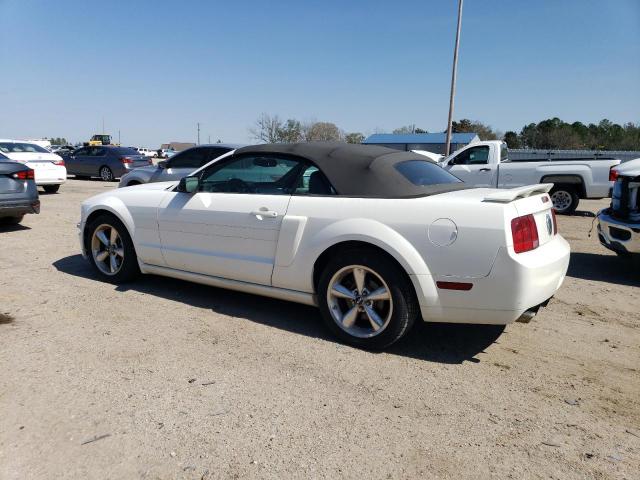 1ZVFT85H275367569 - 2007 FORD MUSTANG GT WHITE photo 2