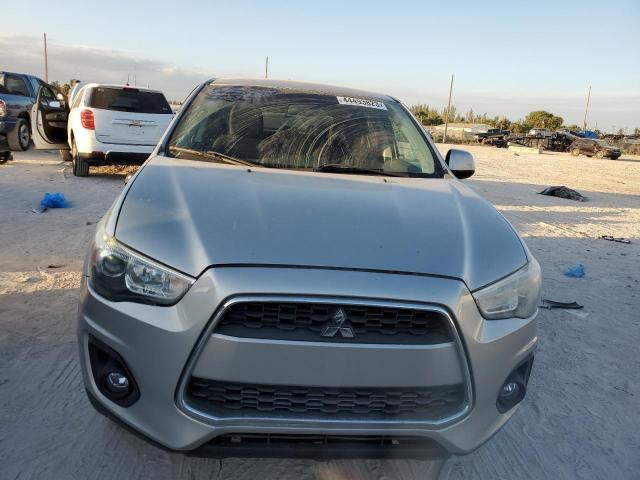 4A4AP3AU4EE027045 - 2014 MITSUBISHI OUTLANDER ES SILVER photo 5