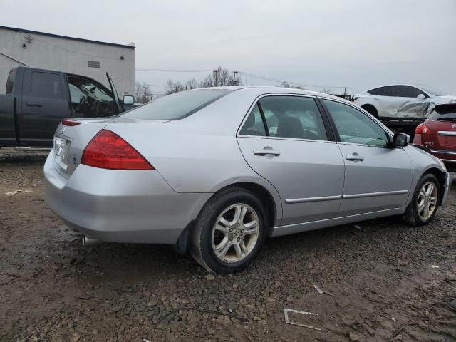 1HGCM567X7A027442 - 2007 HONDA ACCORD EX SILVER photo 3