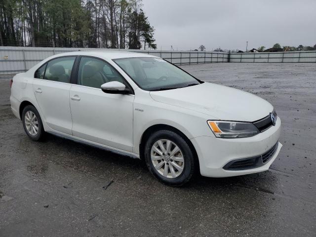 3VW637AJ7DM282249 - 2013 VOLKSWAGEN JETTA HYBRID WHITE photo 4