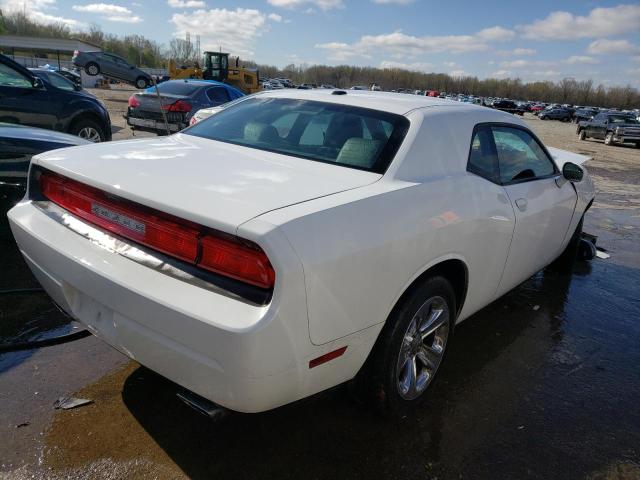 2C3CDYAGXCH217443 - 2012 DODGE CHALLENGER SXT WHITE photo 3