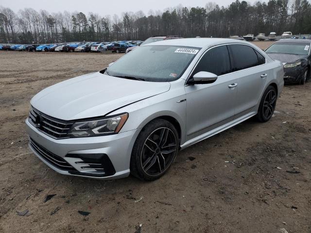 1VWDT7A31HC042145 - 2017 VOLKSWAGEN PASSAT R-LINE Silber Foto 1