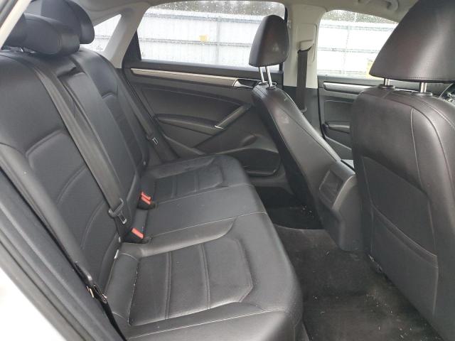 1VWDT7A31HC042145 - 2017 VOLKSWAGEN PASSAT R-LINE Silber Foto 10
