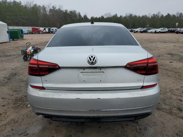 1VWDT7A31HC042145 - 2017 VOLKSWAGEN PASSAT R-LINE Silber Foto 6