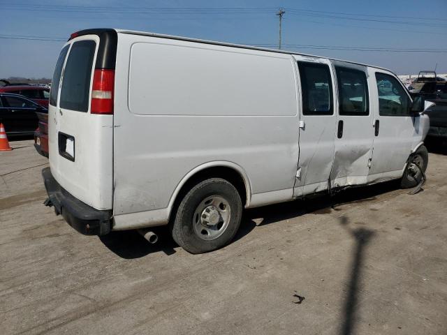 1GCHG39U171240815 - 2007 CHEVROLET EXPRESS G3 WHITE photo 3