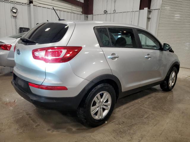 KNDPBCA26B7047733 - 2011 KIA SPORTAGE LX SILVER photo 3