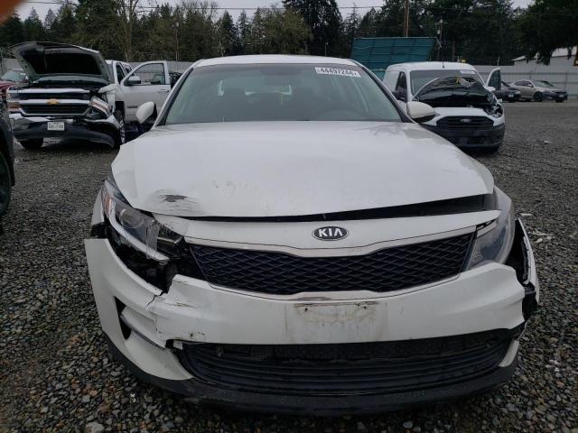 5XXGT4L33JG198608 - 2018 KIA OPTIMA LX WHITE photo 5