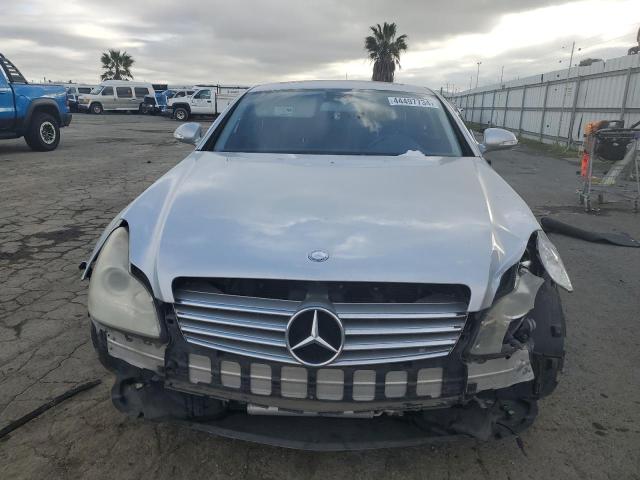 WDDDJ72X98A126340 - 2008 MERCEDES-BENZ CLS 550 SILVER photo 5