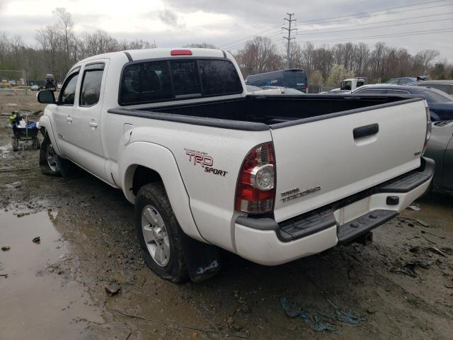 3TMMU4FN3DM058512 - 2013 TOYOTA TACOMA DOUBLE CAB LONG BED WHITE photo 2