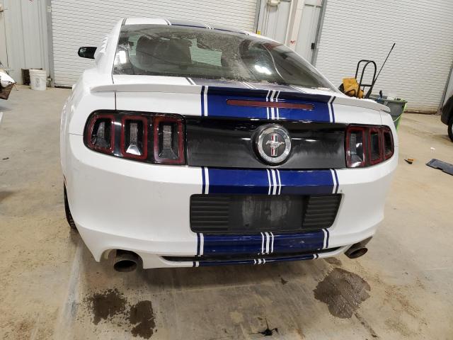 1ZVBP8AM2E5220560 - 2014 FORD MUSTANG WHITE photo 6