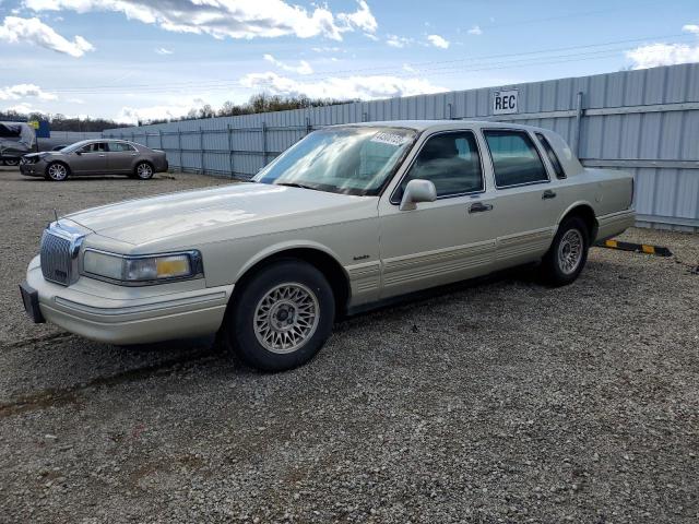 1LNLM81W6VY684799 - 1997 LINCOLN TOWN CAR EXECUTIVE TAN photo 1