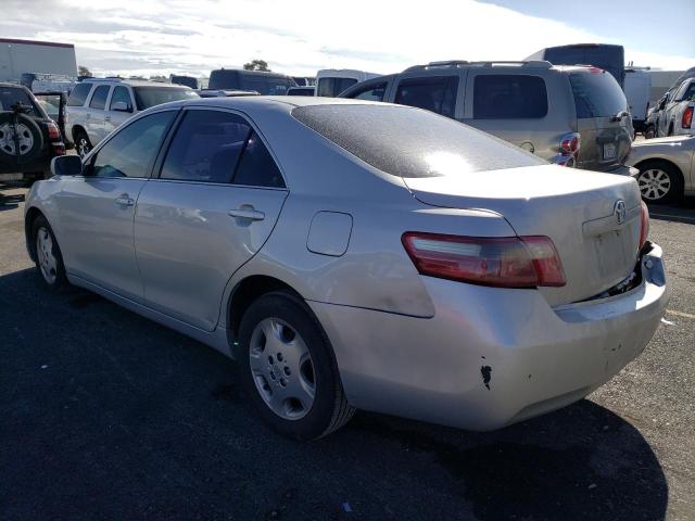 4T1BE46K17U140695 - 2007 TOYOTA CAMRY CE SILVER photo 2