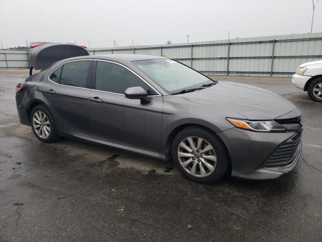 4T1B11HK5JU111232 - 2018 TOYOTA CAMRY L GRAY photo 4