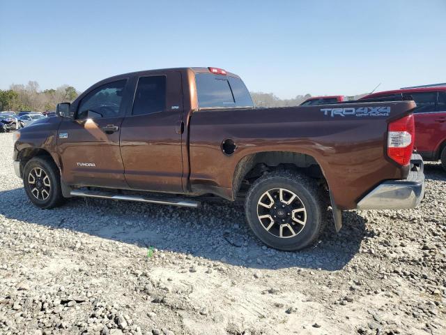 5TFUY5F18GX578503 - 2016 TOYOTA TUNDRA DOUBLE CAB SR/SR5 BROWN photo 2