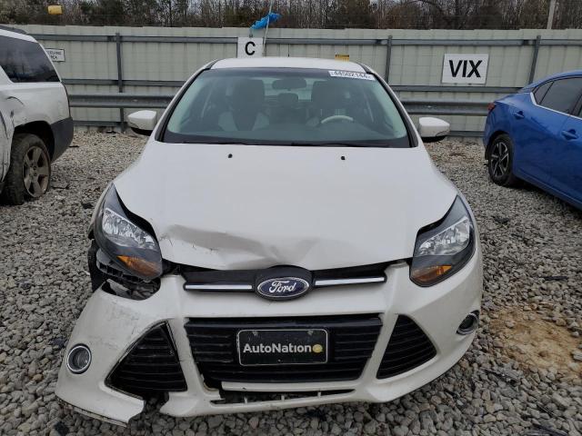 1FADP3N22EL190744 - 2014 FORD FOCUS TITANIUM WHITE photo 5