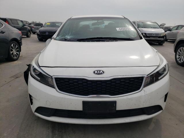 3KPFL4A76HE151089 - 2017 KIA FORTE LX WHITE photo 5