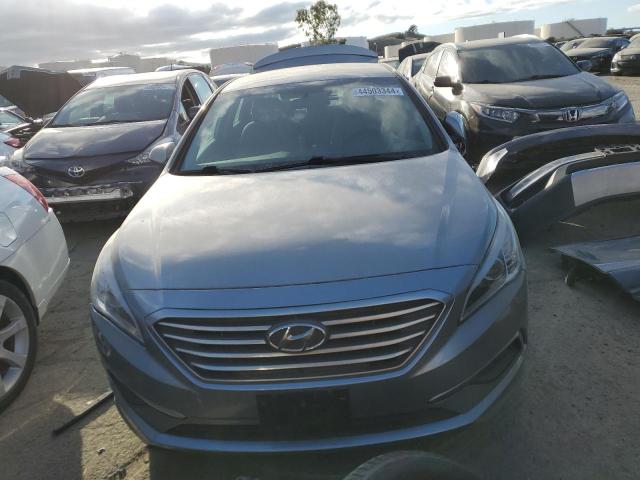 5NPE24AF5HH577437 - 2017 HYUNDAI SONATA SE SILVER photo 5