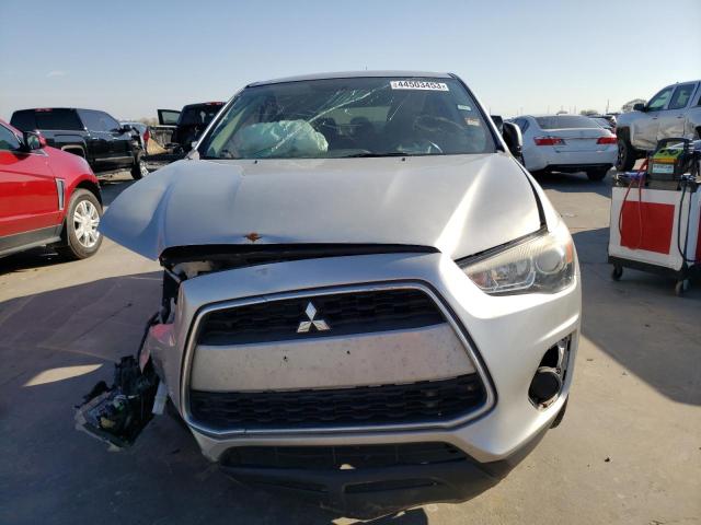 4A4AP3AU3FE019181 - 2015 MITSUBISHI OUTLANDER ES SILVER photo 5