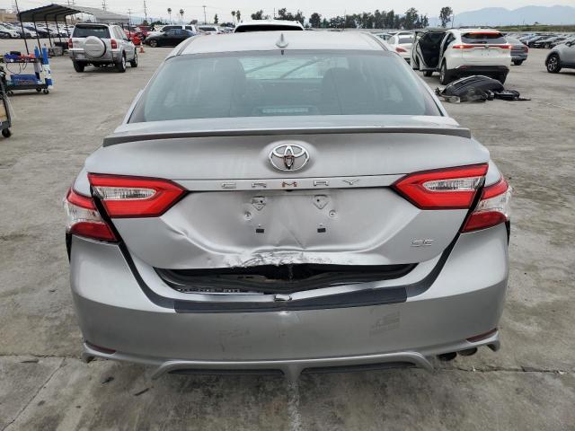 4T1G11AK1LU976489 - 2020 TOYOTA CAMRY SE SILVER photo 6