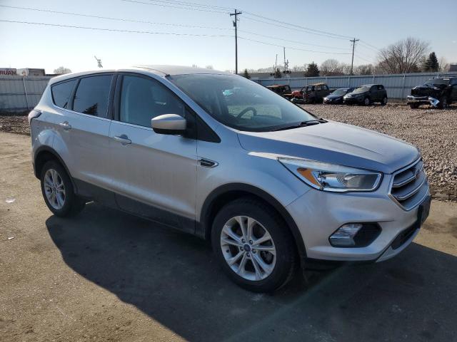 1FMCU9GD5HUE48961 - 2017 FORD ESCAPE SE SILVER photo 4