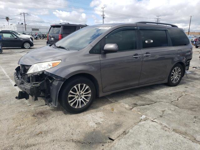 5TDYZ3DC5LS054345 - 2020 TOYOTA SIENNA XLE GRAY photo 1
